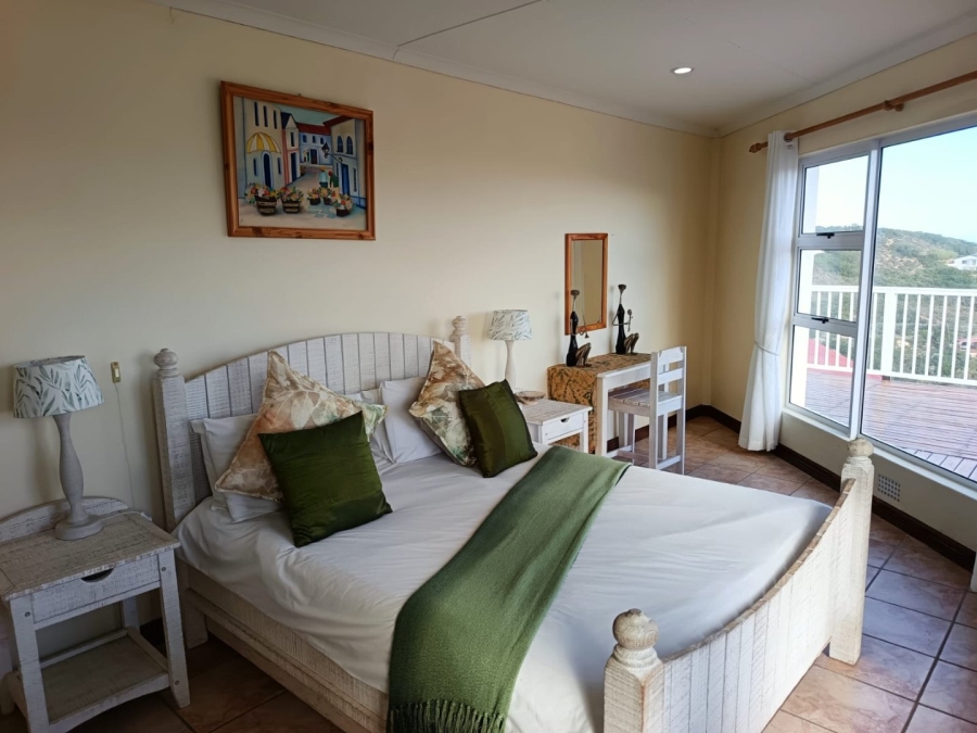 6 Bedroom Property for Sale in Cola Beach Western Cape